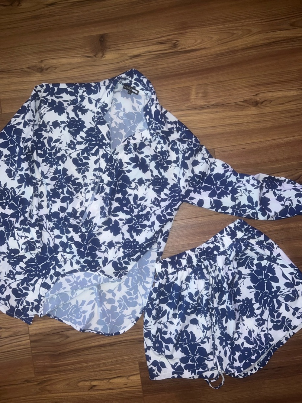 Fashion Nova White and Navy Floral Button-Up Top